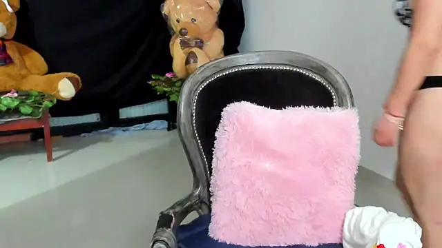 __Emma__11__Lecat_: онлайн-секс-чат