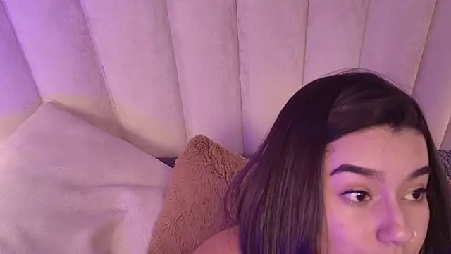 AlyssaRay's Live XXX Chat