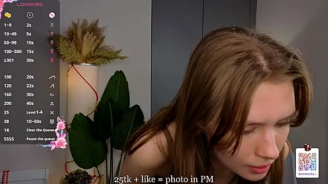 ShannaRois' Live XXX Chat