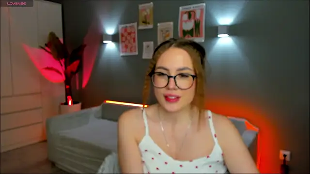 Aurelia_Voss: онлайн-секс-чат