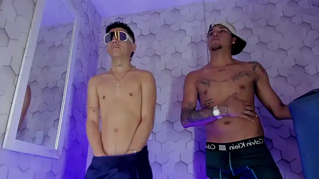 Živý XXX chat Tayler_Hot_Boy