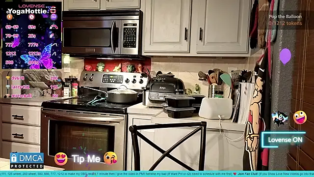 YogaHottie76: онлайн-секс-чат