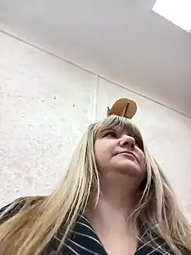 Office_Albertina Show in webcam