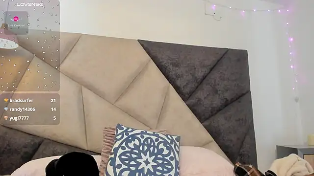 FaloonRoussel élő XXX-chatje