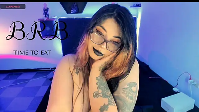 devilfoxtwo's Live XXX Chat