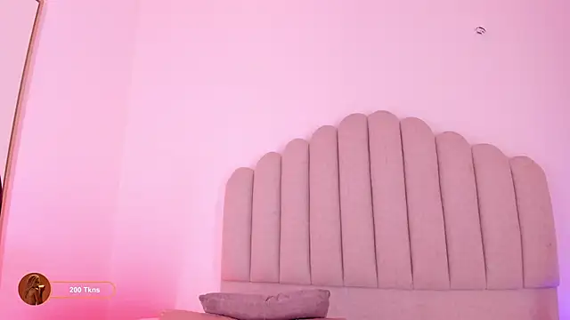 Nikki_Angel_ Chat XXX in diretta