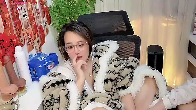 XXX chat uživo modela NEWONETO