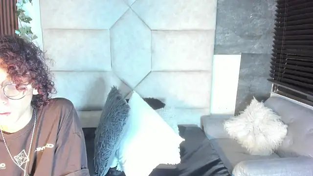 Scaarlett_22_'s Live XXX Chat