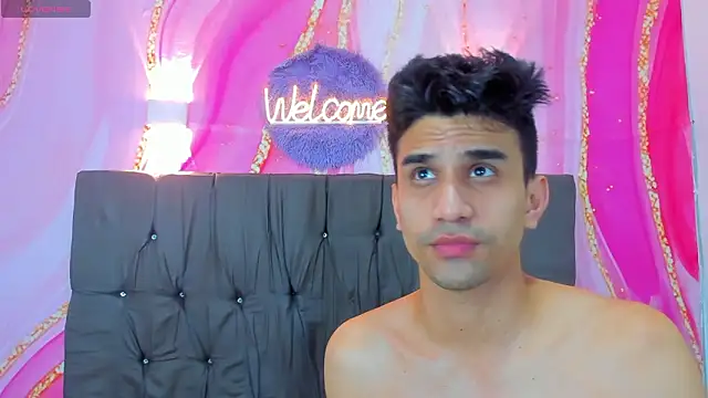 Hot_Boys_69 Show in webcam