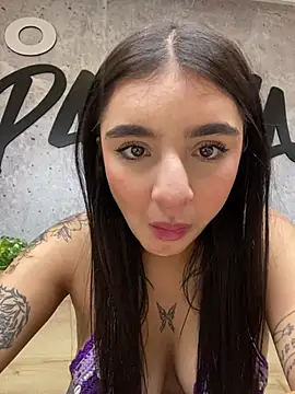 XXX chat uživo modela Abriil_cutee