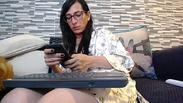 Chatroom XXX en direct de VioletaGomez_Co