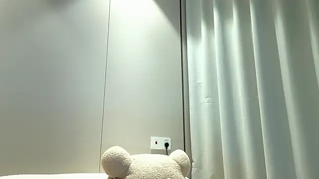 Uizzzqvq3's Live XXX Chat