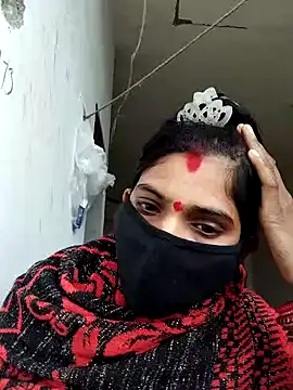 Pokazy przed kamerką – Gungun_guptaa