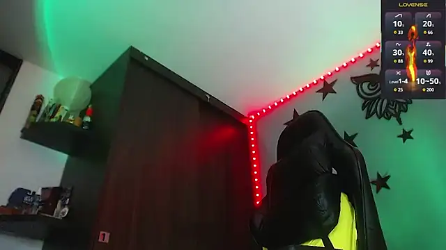 justincs' Live XXX Chat