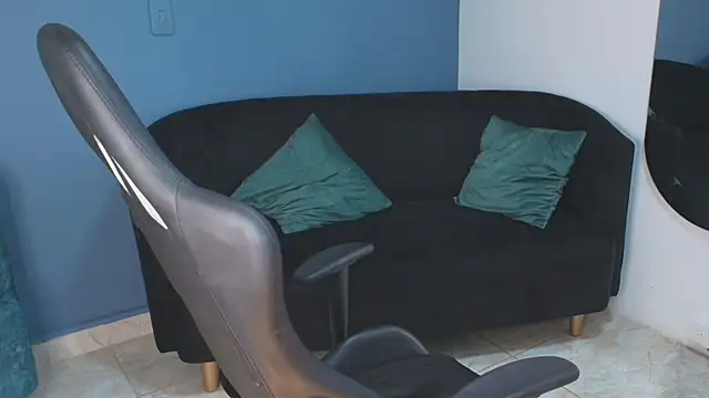 Chatroom XXX en direct de Zamira_Taylor