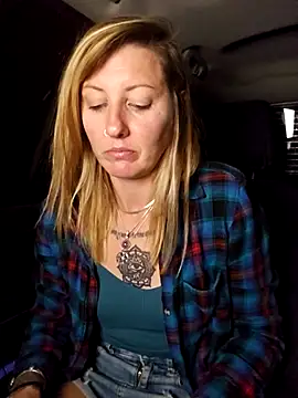 SheIsSomething's Webcam Show