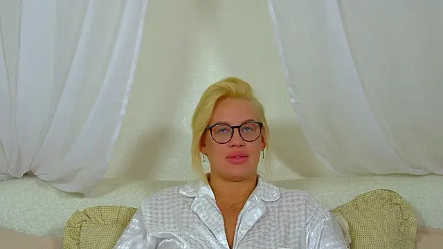 MariaNeumann লাইভ XXX চ্যাট