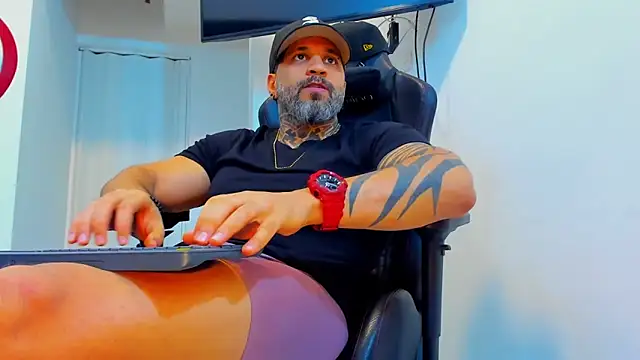 Chat +18 de JoshRigby ao vivo