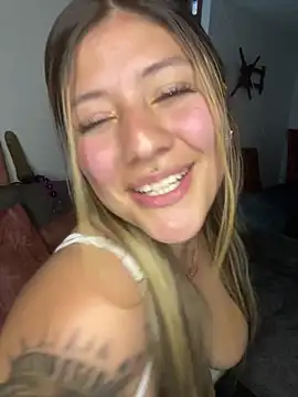 Chat +18 de Crystall_15 ao vivo