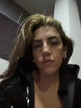 Chat +18 de Paulinaa_bella ao vivo