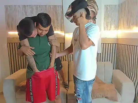 friendslikeplay Chat XXX live