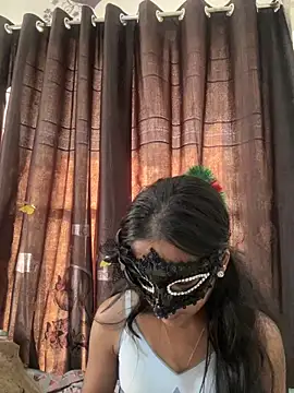 Pokazy przed kamerką – Sexy_Lara1