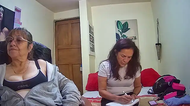 Chat +18 de nicoltatiana_ ao vivo