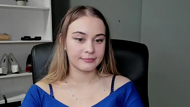 Chat +18 de kitty_valeria ao vivo