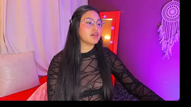 Czat XXX na żywo – Little_Ivy