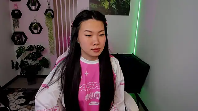 Chat +18 de LunaPurrr ao vivo