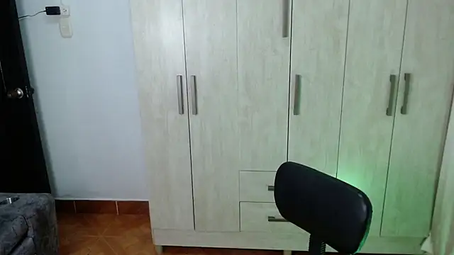 Gia_Dior Live XXX-Chat