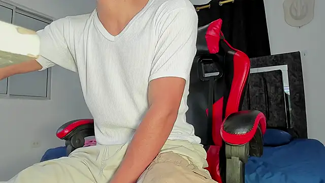 Maximiliano_Khalil's Live XXX Chat