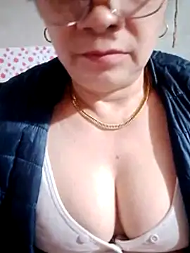 small-house123のライブXXXチャット