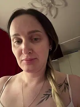 TomilaSi 现场XXX聊天