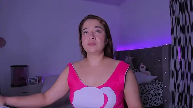 naive_natty10's Live XXX Chat