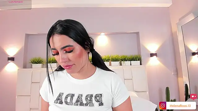 HelenaRoos' Live XXX Chat