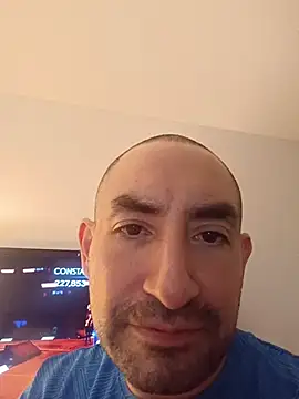 CumDumpPig83's Live XXX Chat