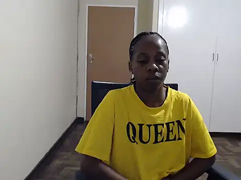 QUEENMANDYY's Live XXX Chat