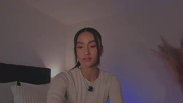 Lovinggirl_ Adlı Modelin Canlı XXX Sohbeti