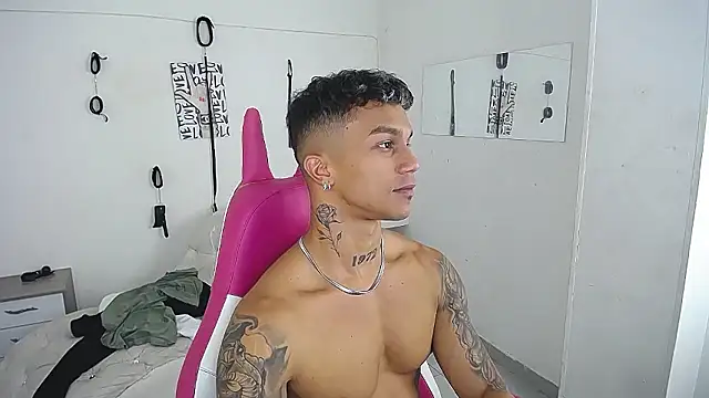 Leonard_Price's Live XXX Chat