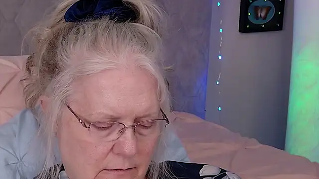 Chat +18 de Kaitlyn_Winters ao vivo