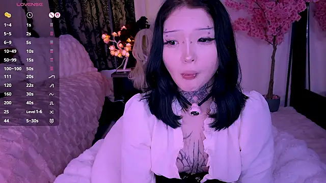 Lein_Bone Show in webcam