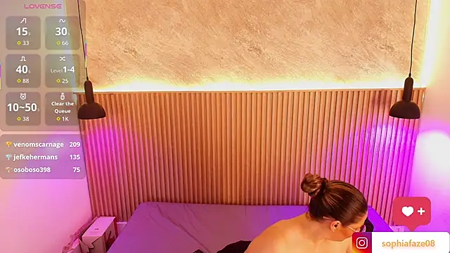 big_tits_in_your_face's Live XXX Chat