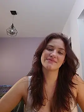 MiaRides19 élő XXX-chatje