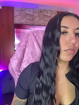 Tamara_Roberts1 Adlı Modelin Canlı XXX Sohbeti