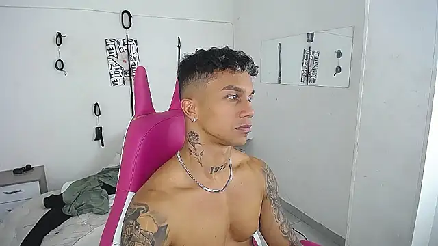 Leonard_Price's Live XXX Chat