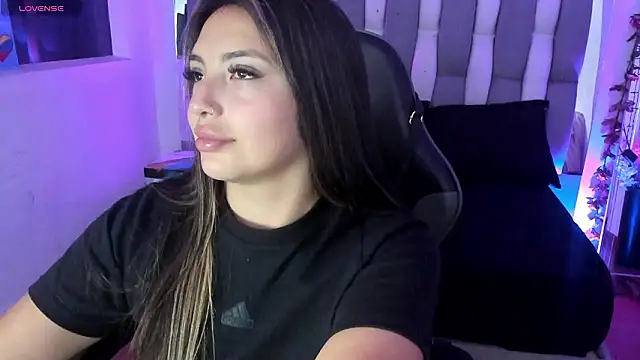 Adaara_Rey Adlı Modelin Canlı XXX Sohbeti