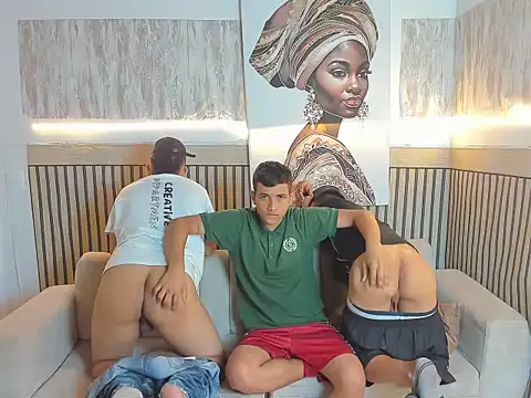 friendslikeplay's Live XXX Chat