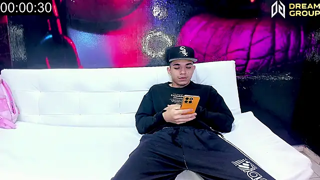 AmazingPartys Adlı Modelin Canlı XXX Sohbeti