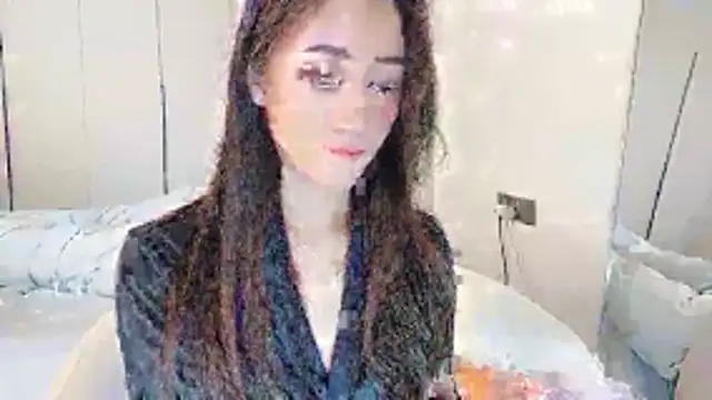 MIa59 Adlı Modelin Canlı XXX Sohbeti